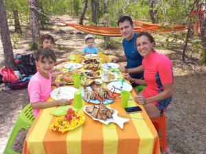 LUNCH ON BERNACHE ISLET